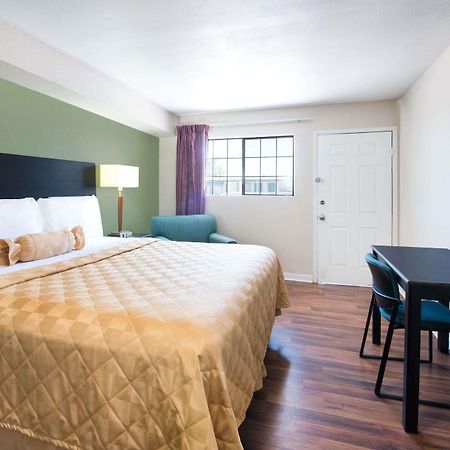 Executive Inn & Kitchenette Suites-Eagle Pass Exterior photo